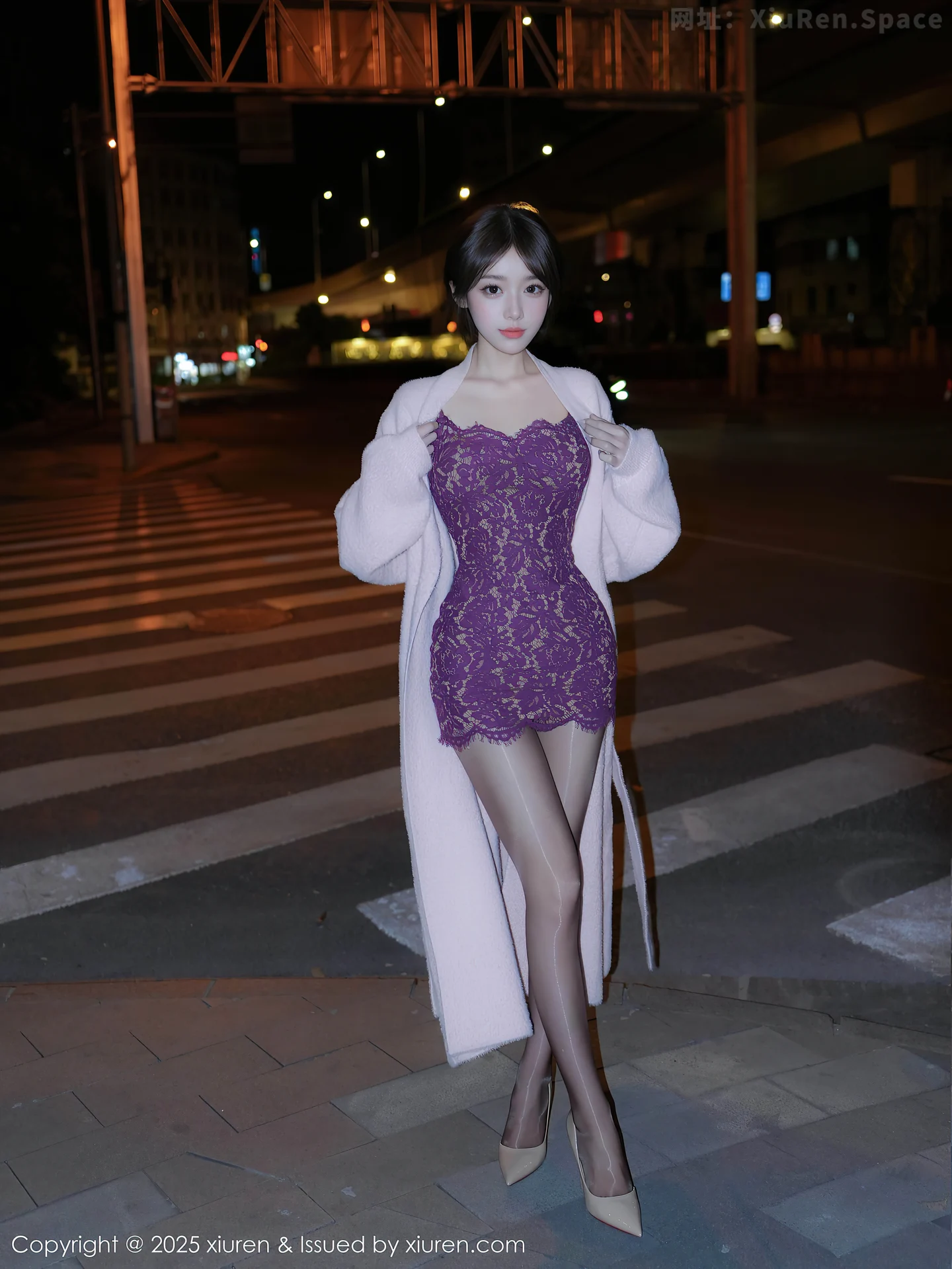 图片[6]-[XiuRen秀人网] VOL.10332 模特汁汁性感紫色吊带短裙配闪亮黑丝秀曼妙身姿迷人诱惑写真53P-秀人网官方网站